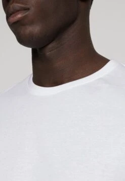 Pier One 3 Pack - T-Shirt Basic - White/Black/Light Grey 13 Pier One 3 Pack - T-Shirt Basic - White/Black/Light Grey -Pier One Verkoop 122d0709c72e447f82ad50ef09ab3779