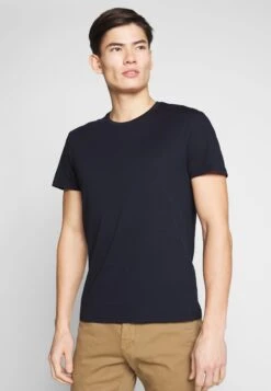 Pier One 2 Pack - T-Shirt Basic - White/Dark Blue -Pier One Verkoop 29e824f9825c4b58be6620e83ee4ac6b