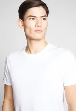 Pier One 2 Pack - T-Shirt Basic - White/Dark Blue -Pier One Verkoop 5d6a04d994e343d2903cc2c1666bad4b