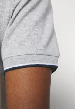 Pier One 2 Pack - Poloshirt - Light Grey/Dark Blue 15 Pier One 2 Pack - Poloshirt - Light Grey/Dark Blue -Pier One Verkoop 5e4da2bcaa4e4b41b638ac5c292bdd5f