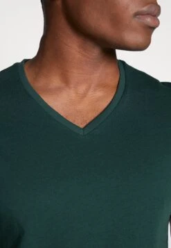 Pier One 3 Pack- T-Shirt Basic - Black, Grey, Green 9 Pier One 3 Pack- T-Shirt Basic - Black, Grey, Green -Pier One Verkoop 75d8e7abd9c649fe8ff382e42bf08591