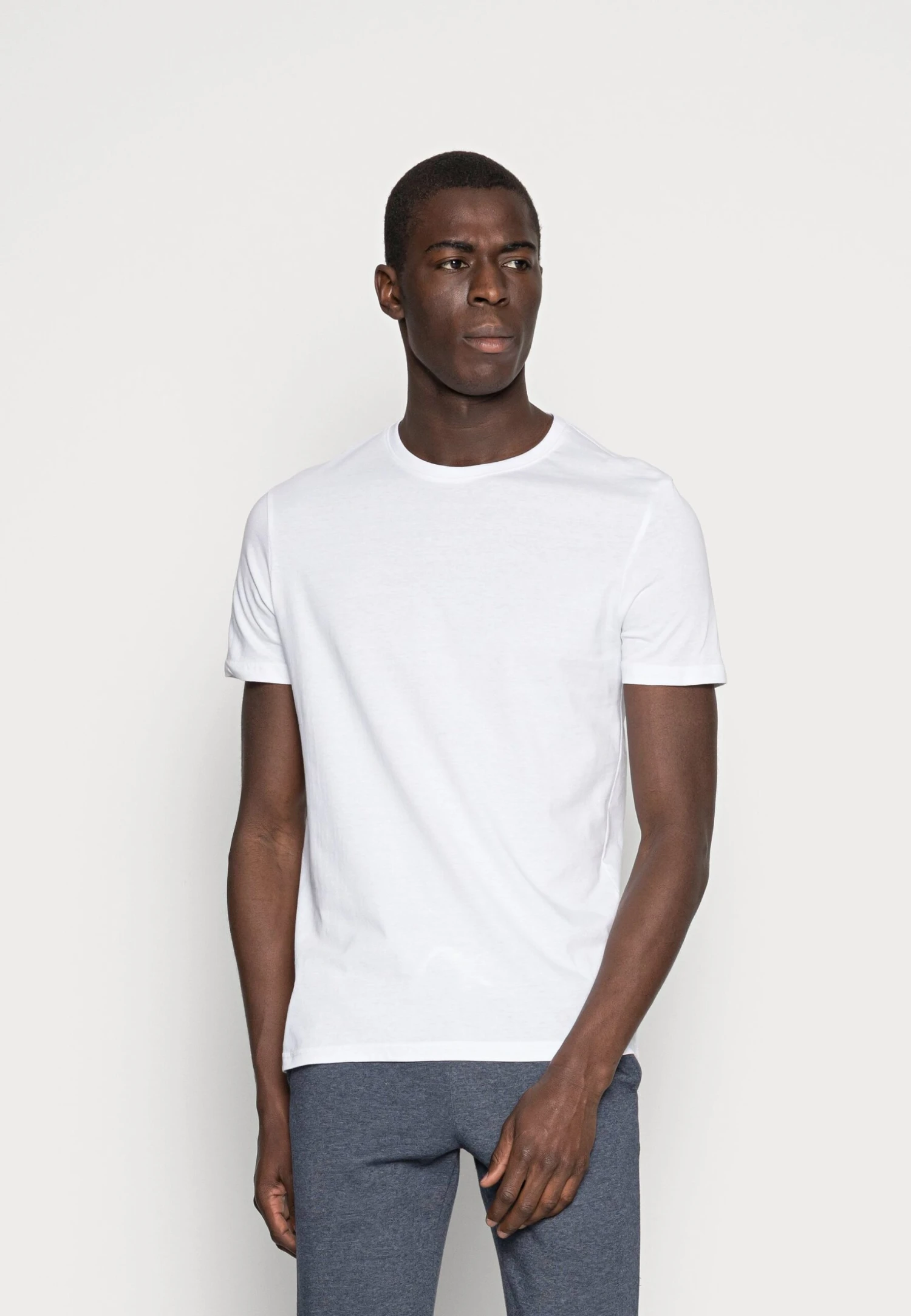 Pier One 3 Pack - T-Shirt Basic - White/Black/Light Grey 2 Pier One 3 Pack - T-Shirt Basic - White/Black/Light Grey - Afbeelding 2