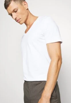 Pier One 2 Pack - T-Shirt Basic - White 11 Pier One 2 Pack - T-Shirt Basic - White -Pier One Verkoop 8a50f47374ab42e380a66ae8b1778f0e