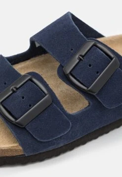 Pier One Leather Unisex - Pantoffels - Dark Blue 11 Pier One Leather Unisex - Pantoffels - Dark Blue -Pier One Verkoop a5a88158e25a4eb4b3e59dc262861c25