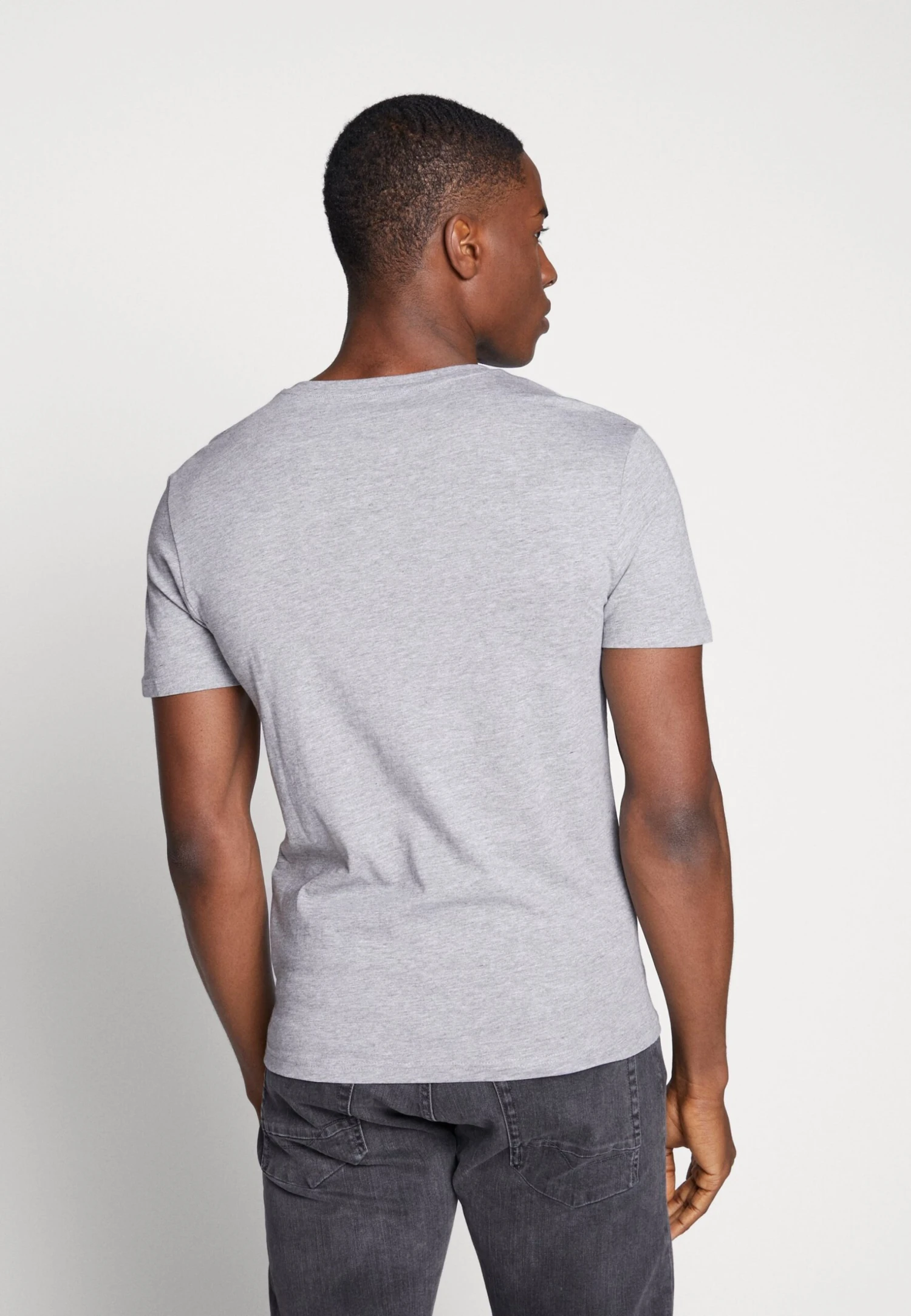 Pier One 3 Pack- T-Shirt Basic - Black, Grey, Green 4 Pier One 3 Pack- T-Shirt Basic - Black, Grey, Green - Afbeelding 4