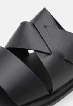 Pier One Muiltjes - Black 11 Pier One Muiltjes - Black -Pier One Verkoop b50a1b42a3ee4cfaa6748df68bcbfe4c