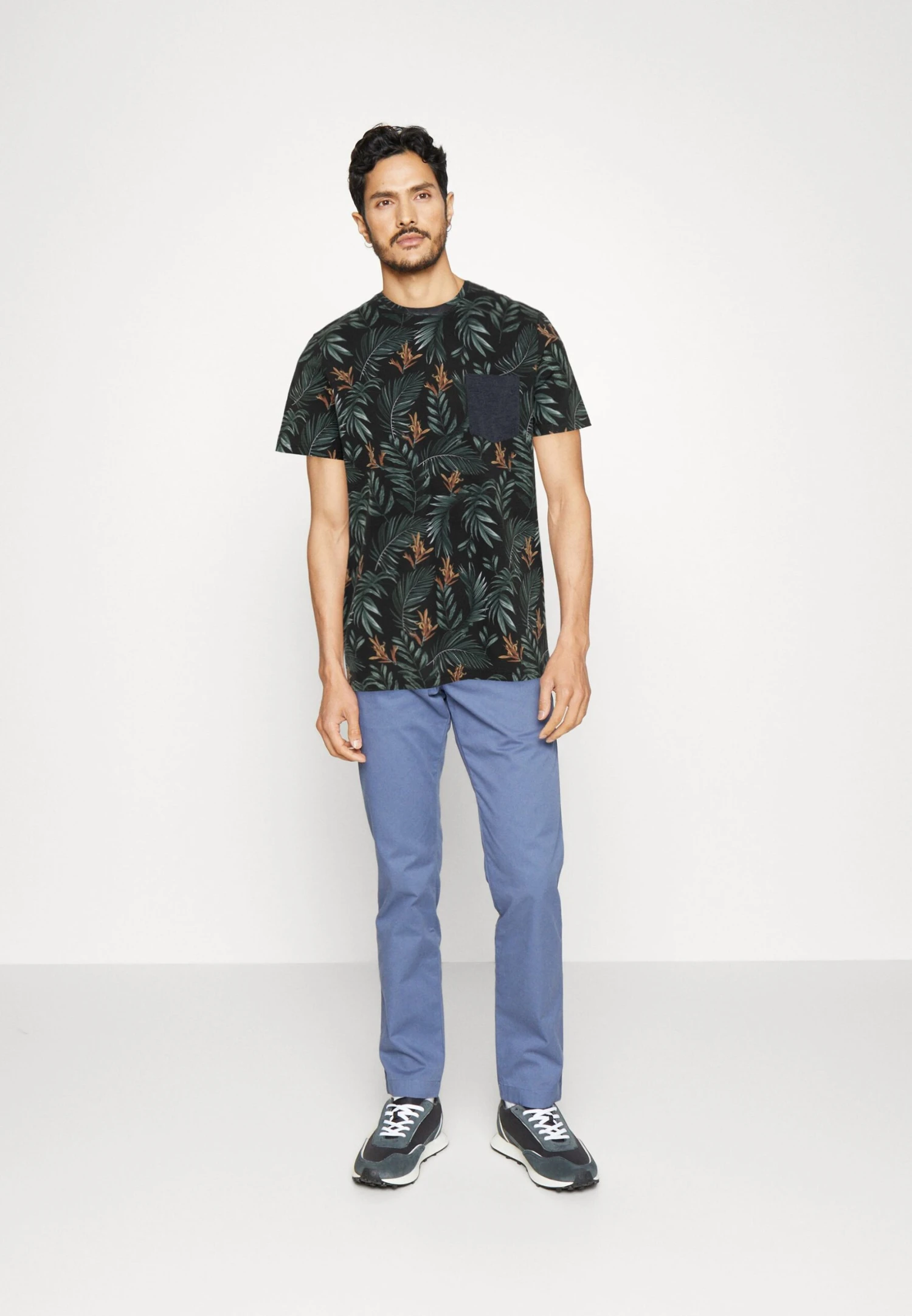 Pier One 2 Pack - T-Shirt Print - White/Multi-Coloured 1 Pier One 2 Pack - T-Shirt Print - White/Multi-Coloured