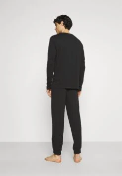 Pier One Pyjama - Black 9 Pier One Pyjama - Black -Pier One Verkoop b9b8fb88b64649ea840444d93817e424