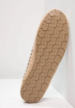 Pier One Espadrilles - Grey 10 Pier One Espadrilles - Grey -Pier One Verkoop bd07e57455dd4f73a673b9ee028740f1