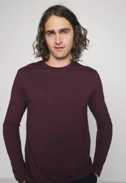 Pier One Pyjama -Dark Blue/Bordeaux 9 Pier One Pyjama -Dark Blue/Bordeaux -Pier One Verkoop c54af894dc5e444ebbec14e1eec64139