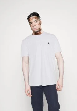 Pier One 3 Pack - T-Shirt Basic - White/Dark Blue/Blue 12 Pier One 3 Pack - T-Shirt Basic - White/Dark Blue/Blue -Pier One Verkoop c861a69cfb1e4a6fafbf2b097bf177a2